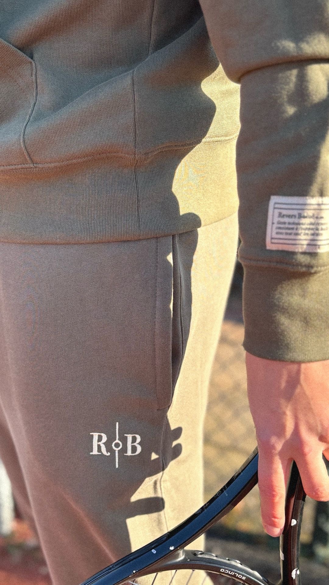 Khaki Q