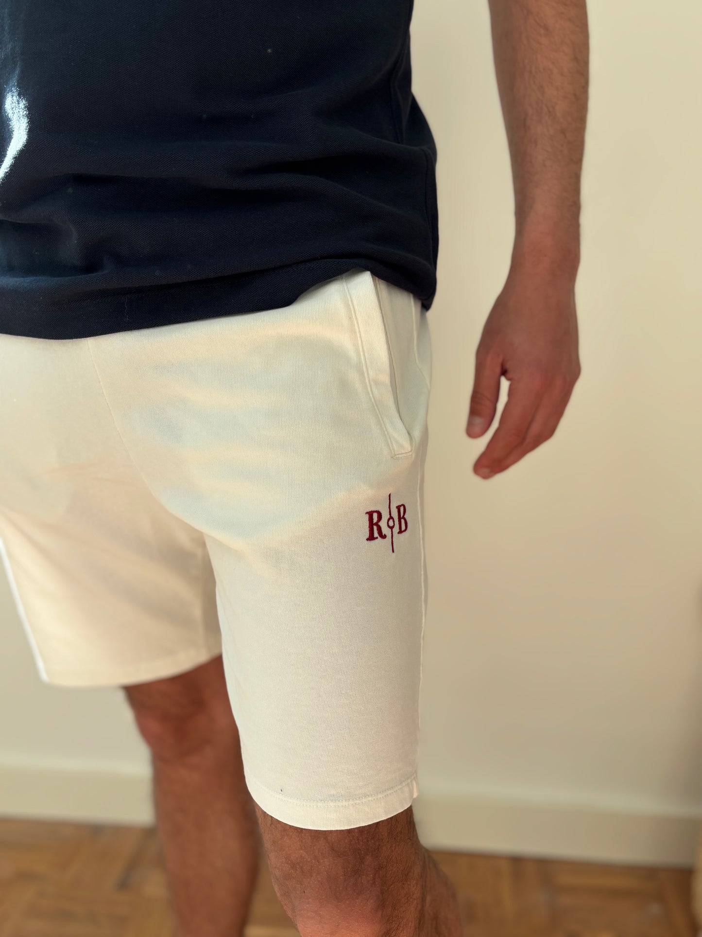 Beige short