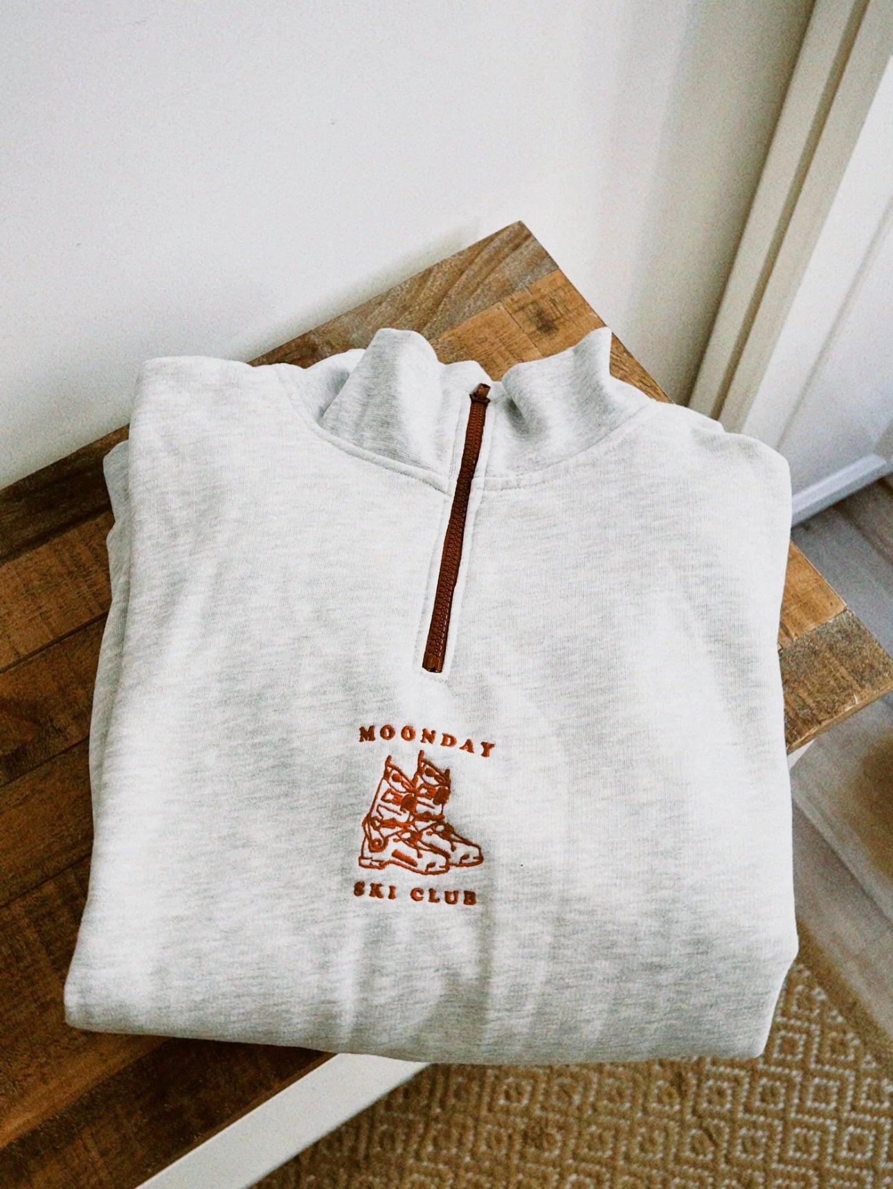Snow club sweater